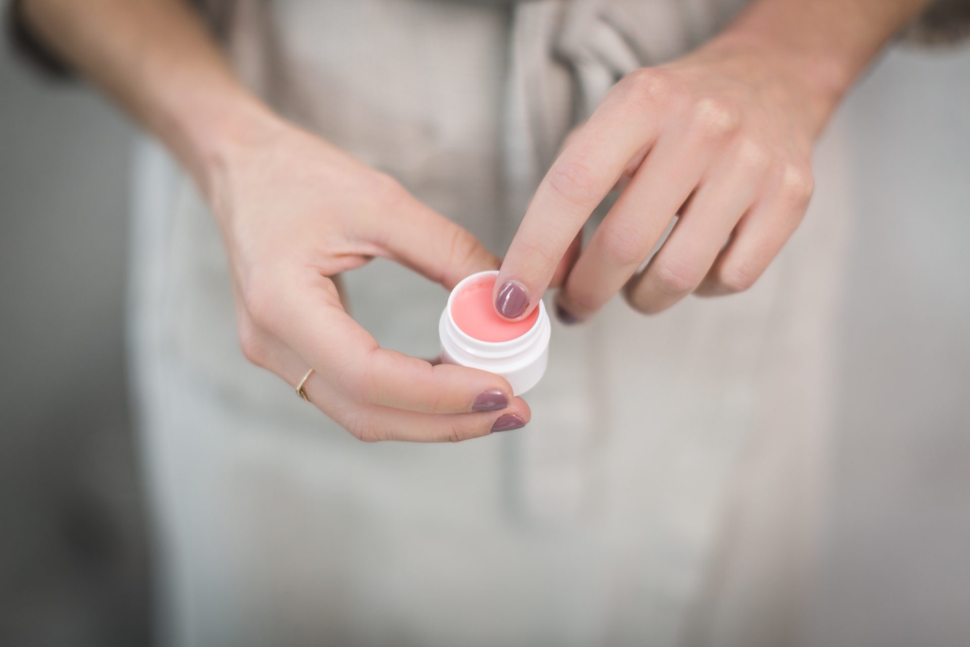 makeup business lipgloss